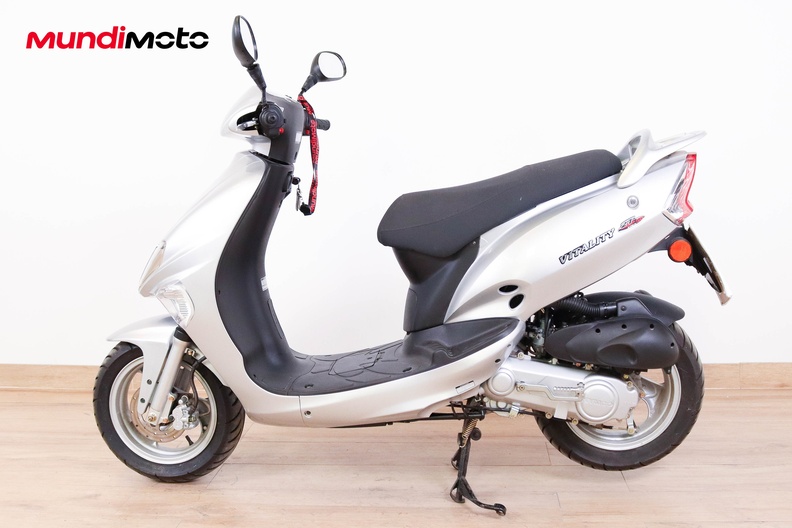 Motorbike image 5