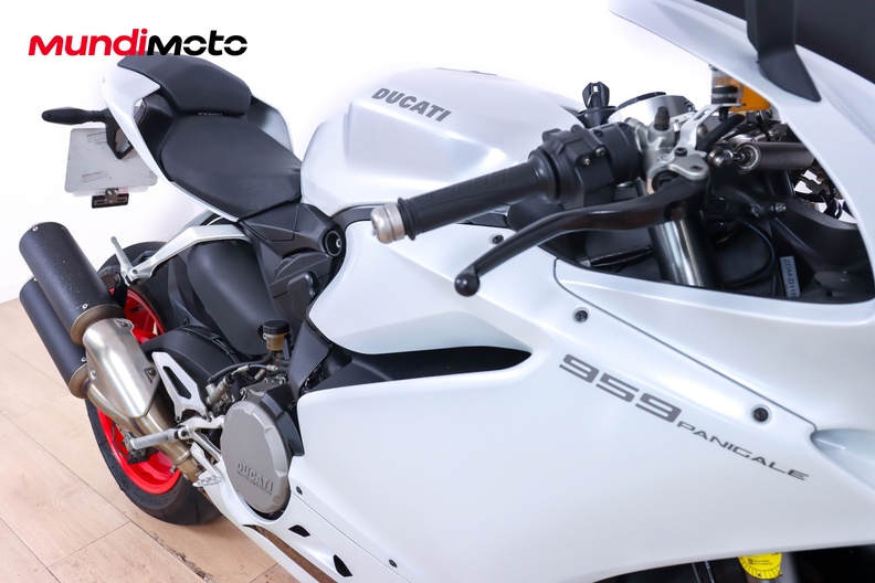 Motorbike image 12