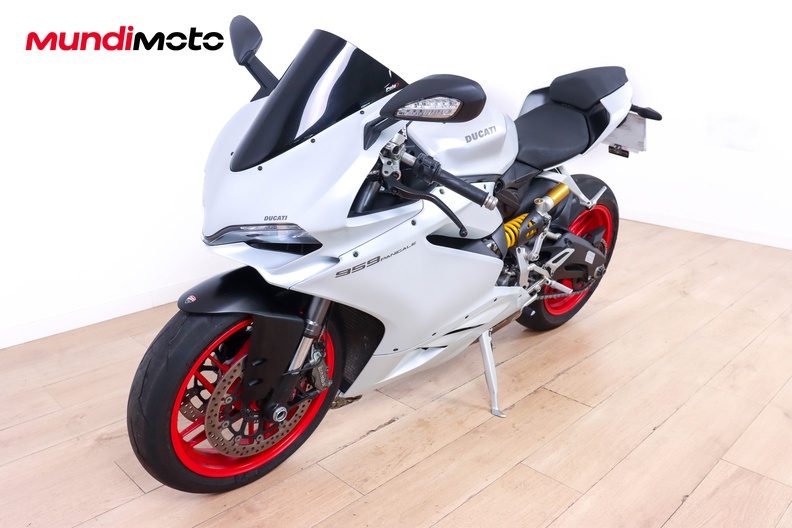 Motorbike image 6