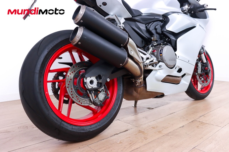 Motorbike image 3