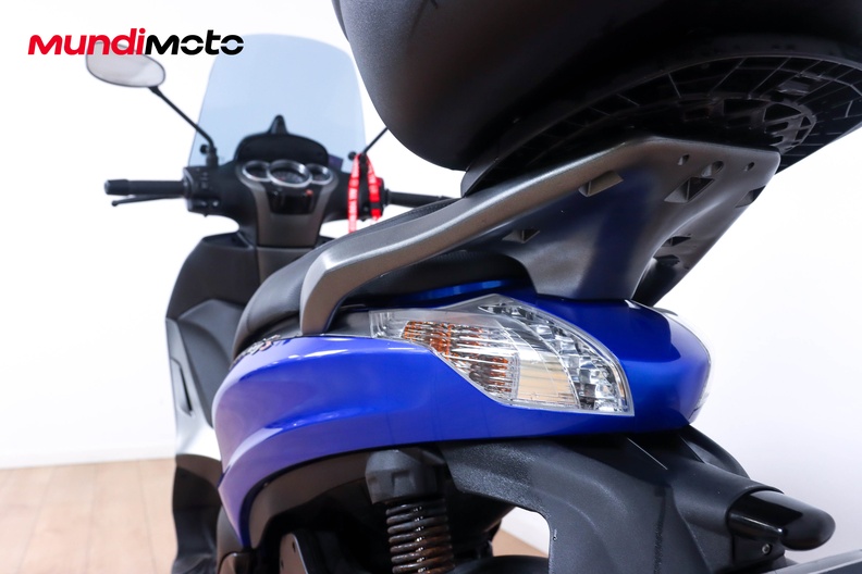 Motorbike image 9