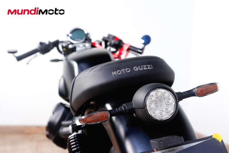 Motorbike image 9