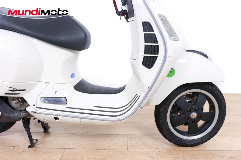 Motorbike image 13