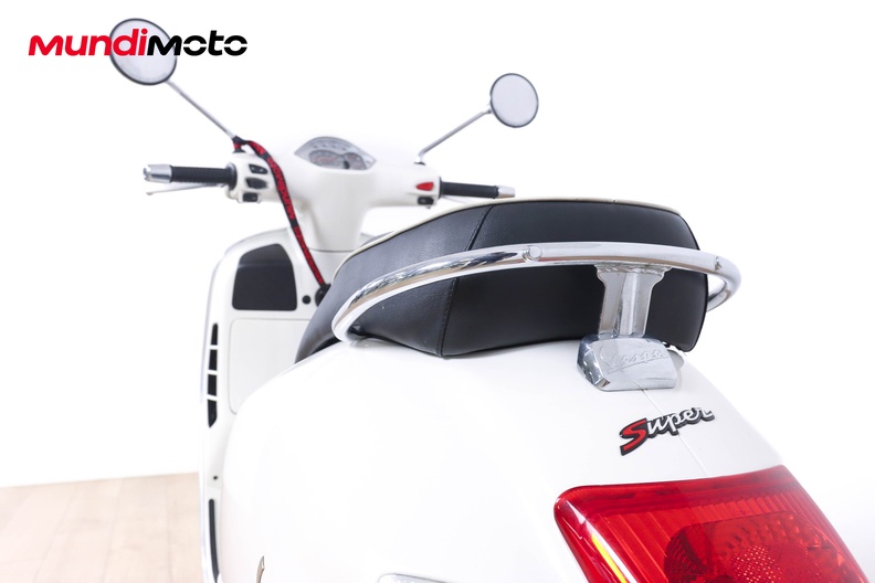 Motorbike image 9
