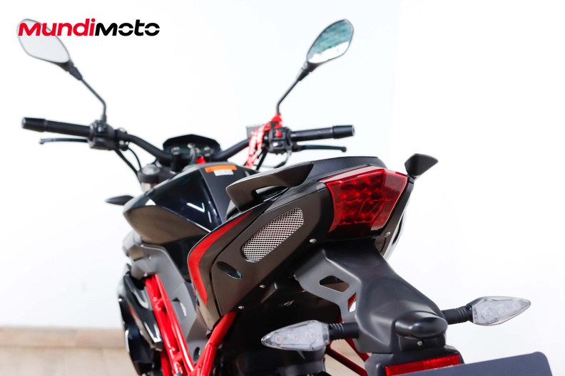 Motorbike image 9