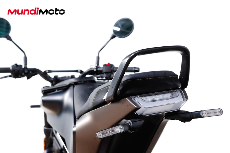 Motorbike image 9