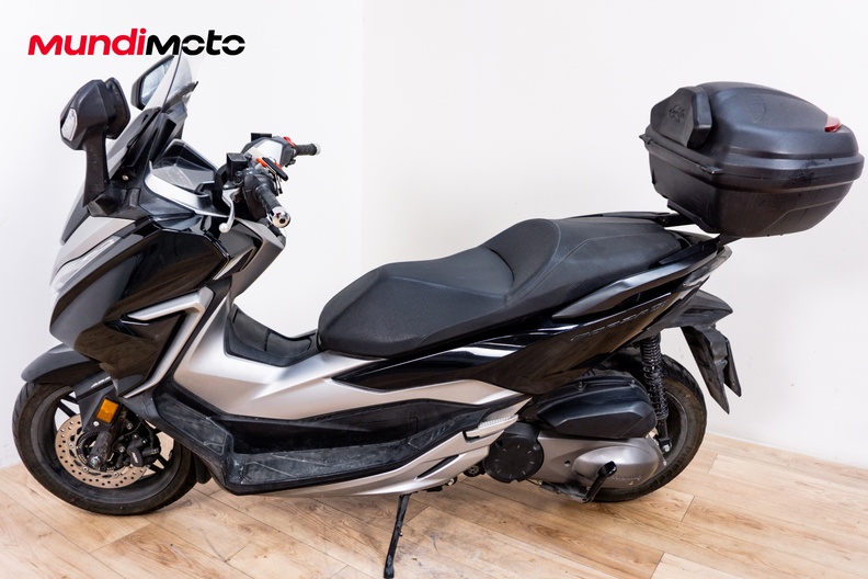 Motorbike image 5