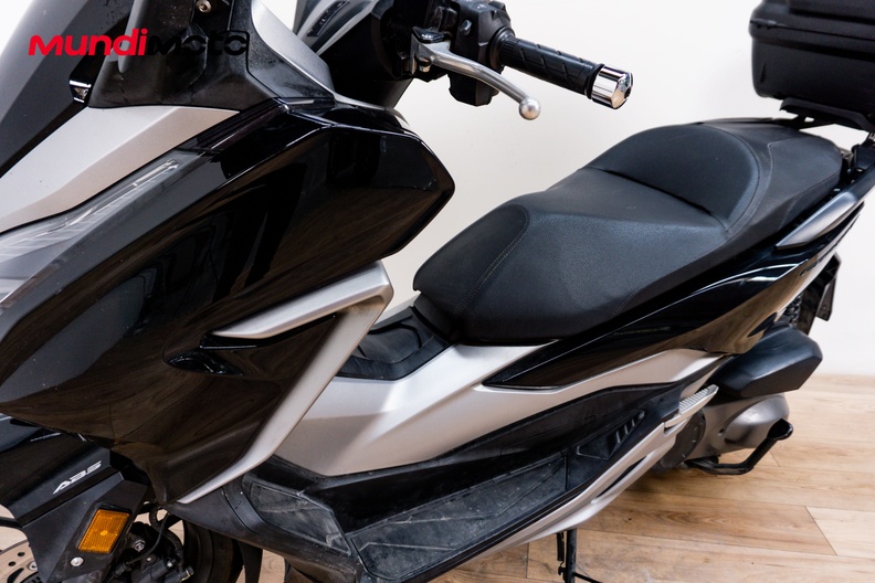 Motorbike image 9