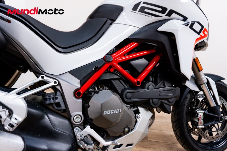 Motorbike image 3