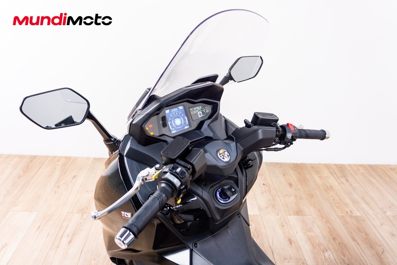 Motorbike image 10