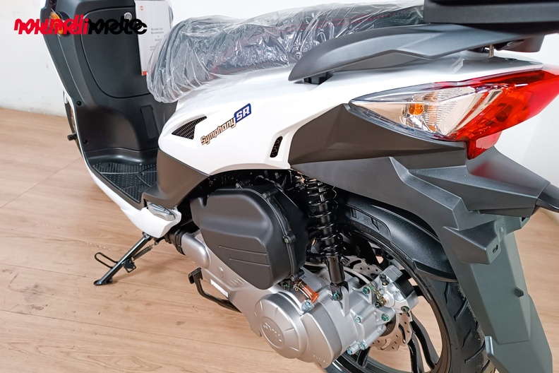Motorbike image 8