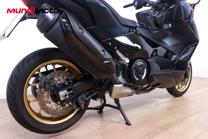 Motorbike image 3