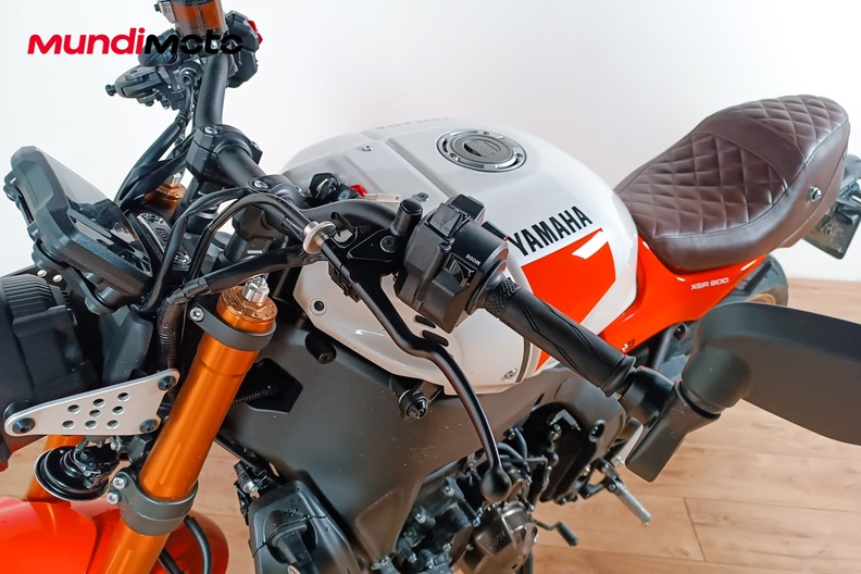 Motorbike image 9