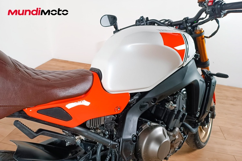 Motorbike image 3