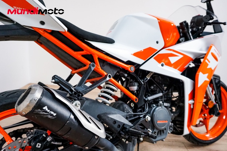 Motorbike image 3