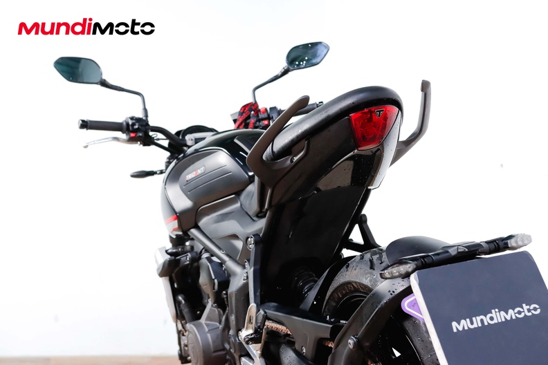 Motorbike image 9