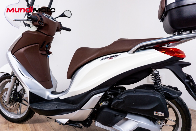 Motorbike image 8