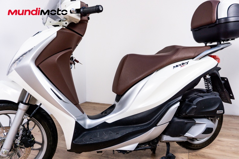 Motorbike image 9