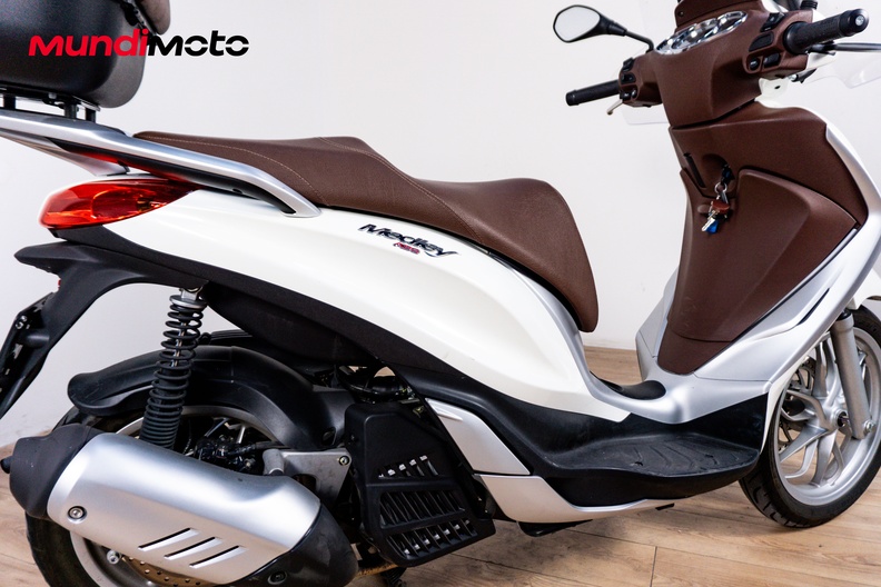 Motorbike image 3
