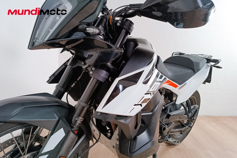 Motorbike image 9