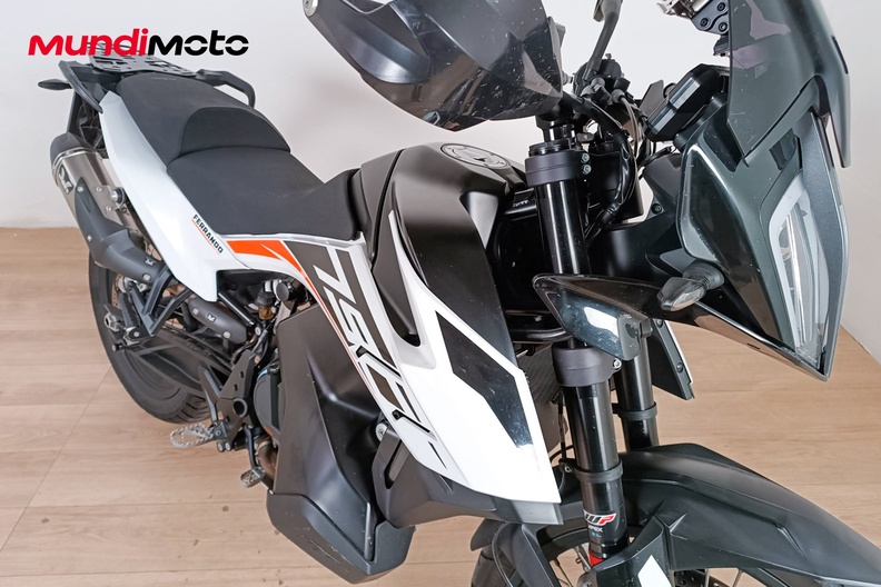 Motorbike image 4