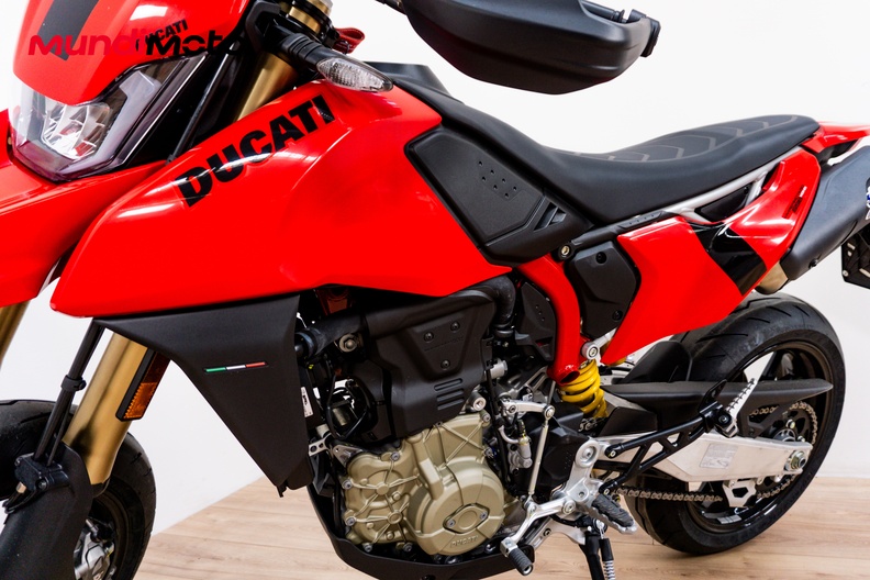 Motorbike image 9
