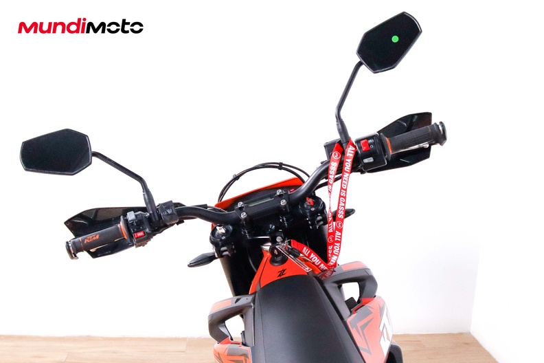 Motorbike image 10