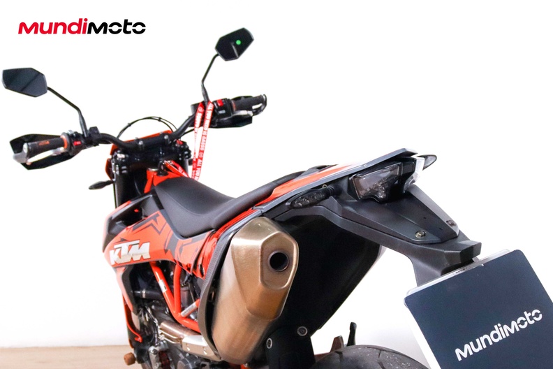 Motorbike image 9