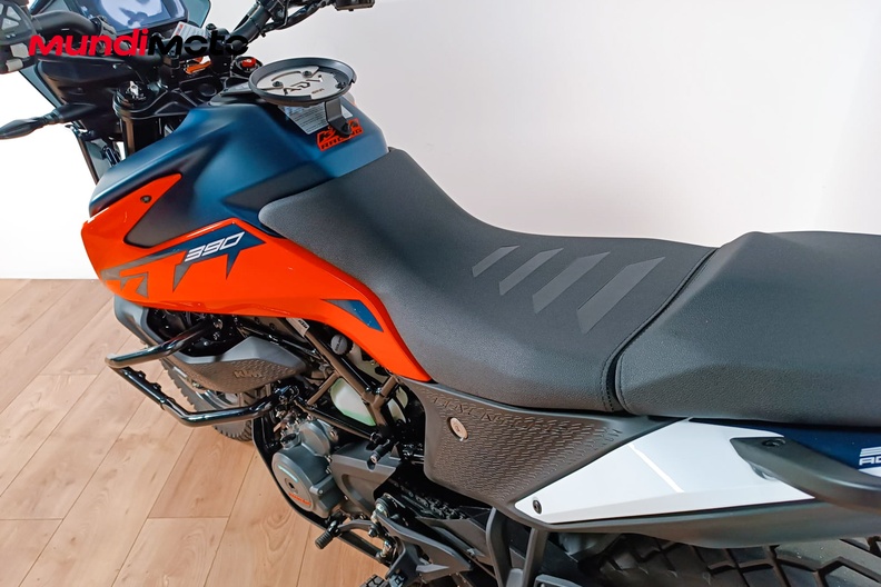 Motorbike image 8