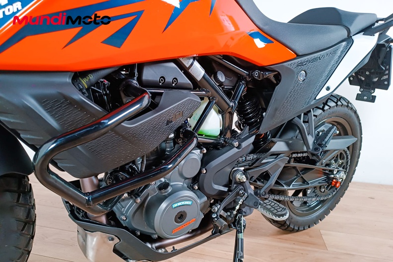 Motorbike image 9