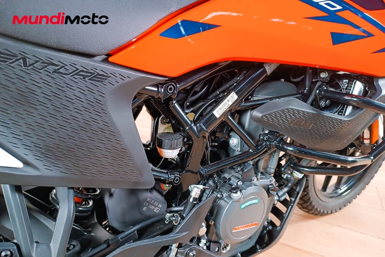 Motorbike image 3
