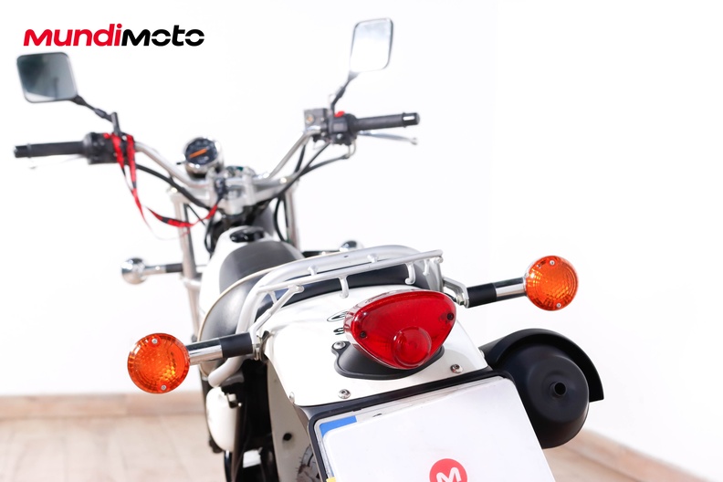 Motorbike image 9