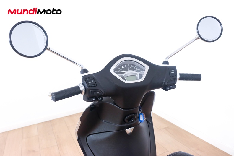 Motorbike image 10