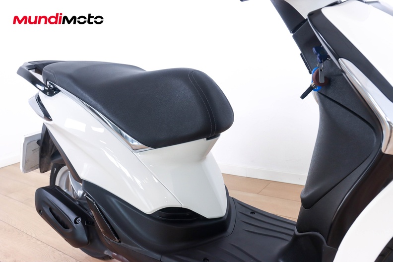 Motorbike image 12