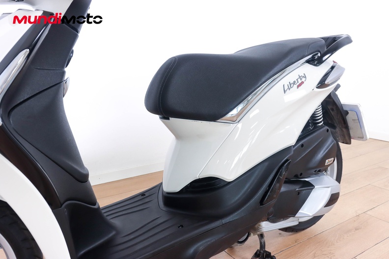 Motorbike image 8