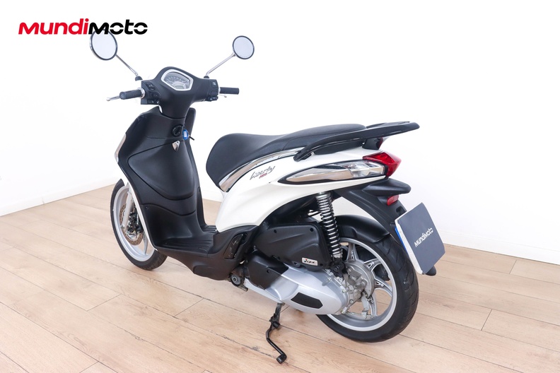 Motorbike image 6