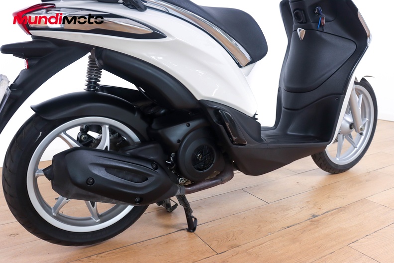 Motorbike image 3