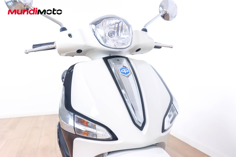 Motorbike image 4