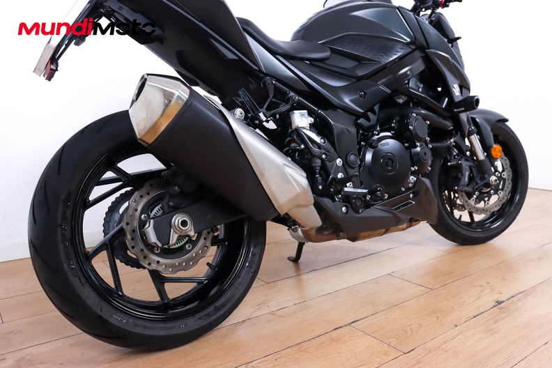 Motorbike image 3