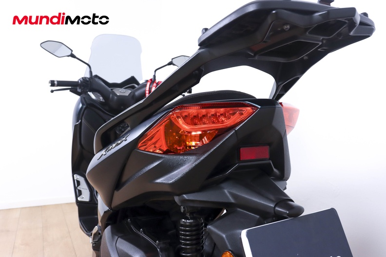 Motorbike image 9