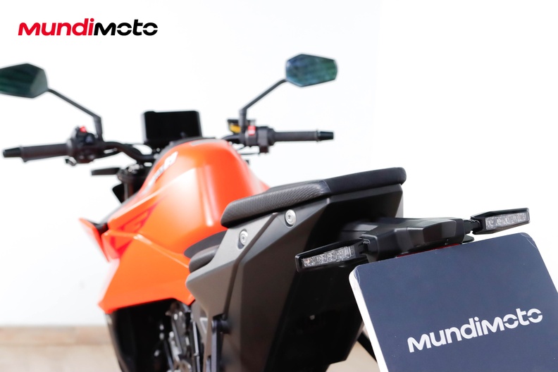 Motorbike image 9