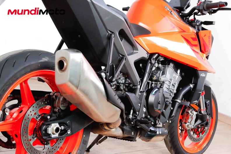 Motorbike image 3