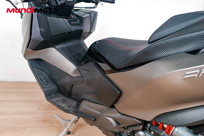 Motorbike image 8