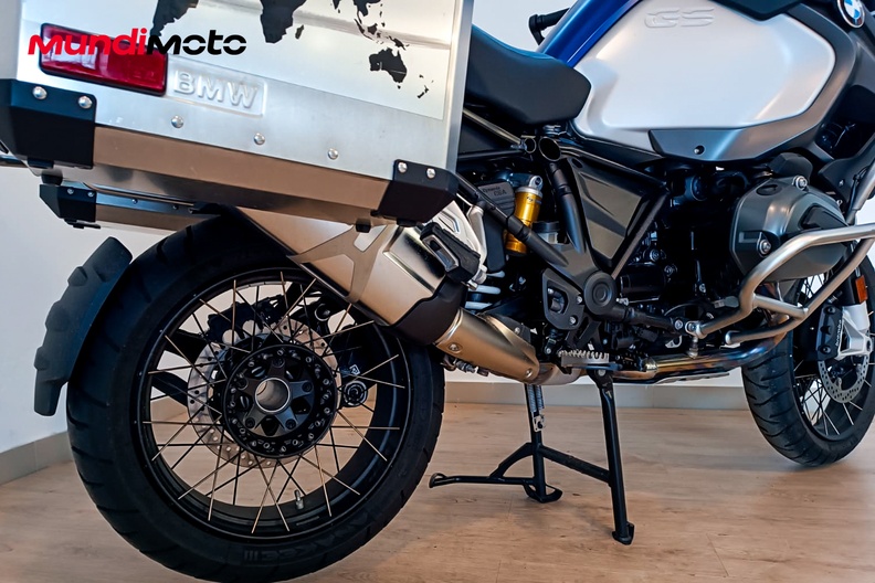 Motorbike image 3