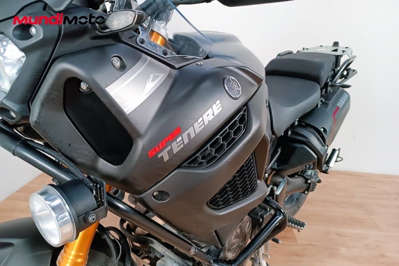 Motorbike image 9