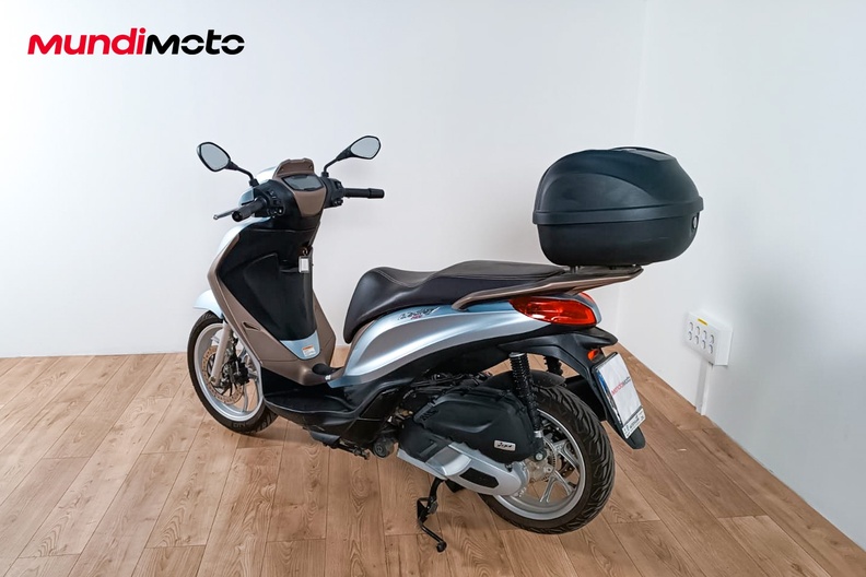 Motorbike image 7