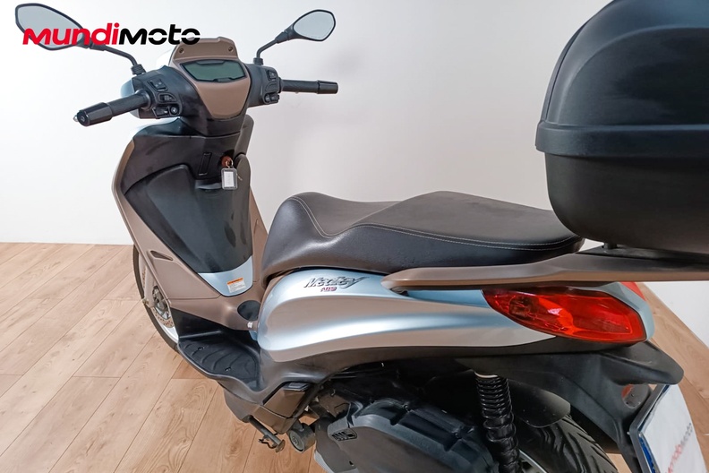Motorbike image 8