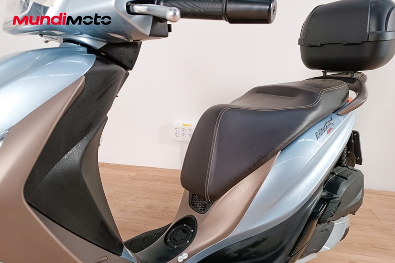Motorbike image 9