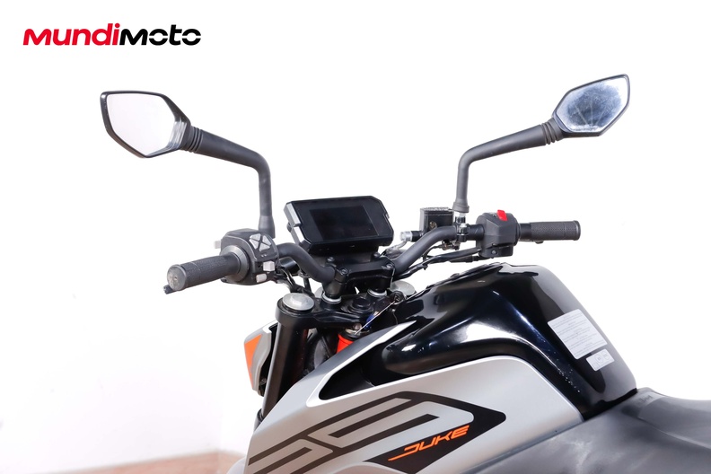 Motorbike image 10