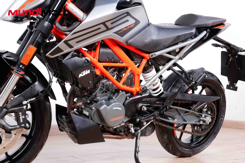 Motorbike image 8